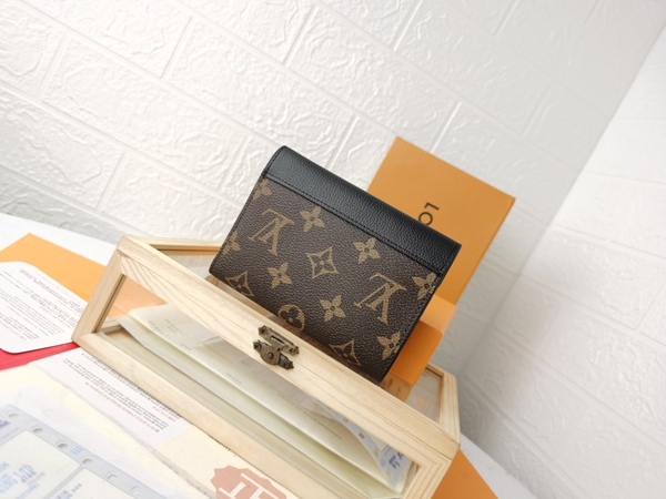 LVコピーウォレット背面デザイン